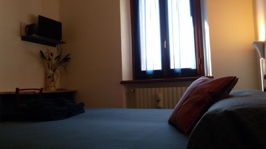 Il Grappolo In Langa Villa Monastero Bormida Rom bilde